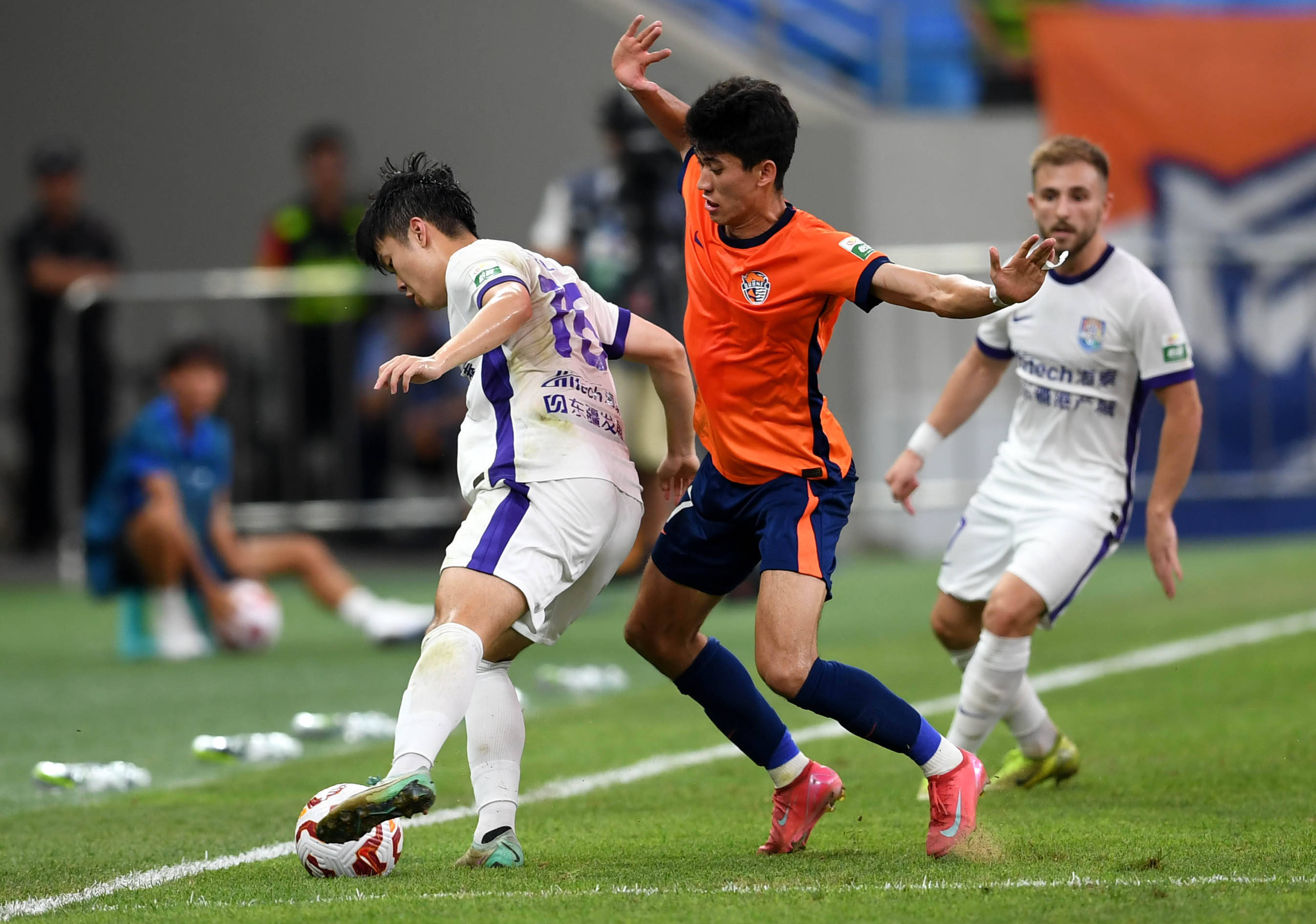 他作为中场 他作为中场